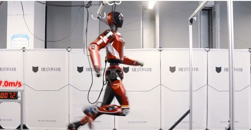 中国自研人形机器人“Bolt”