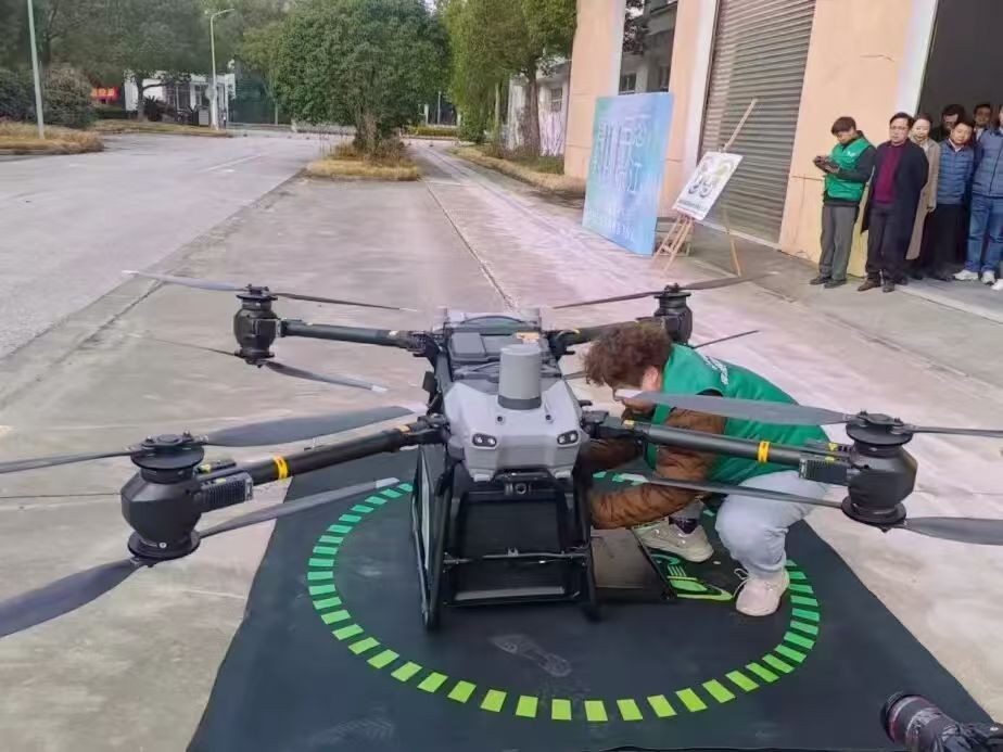 浦东张江于2月28日完成国内首次生物医药领域无人机干冰配送测试